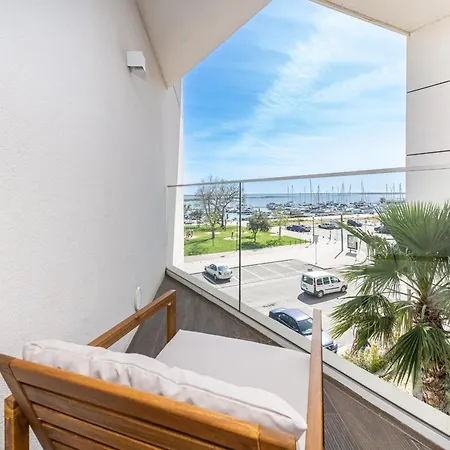 Waterfront Luxury Ocean View Apartment